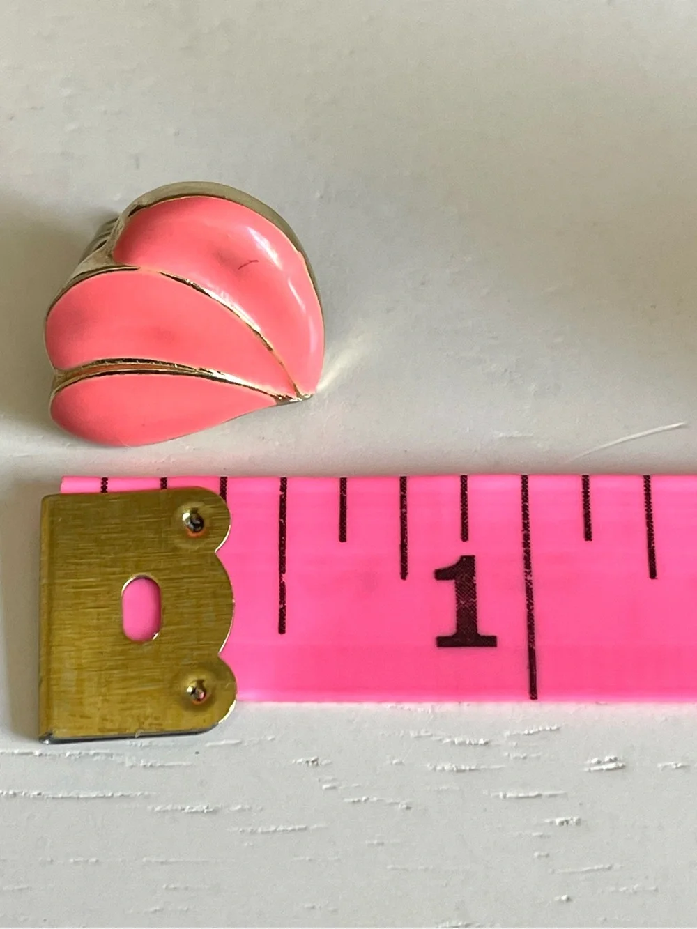 Vintage Pink Enamel Petal Heart Fan Shell Earrings Retro Barbiecore Gold Tone